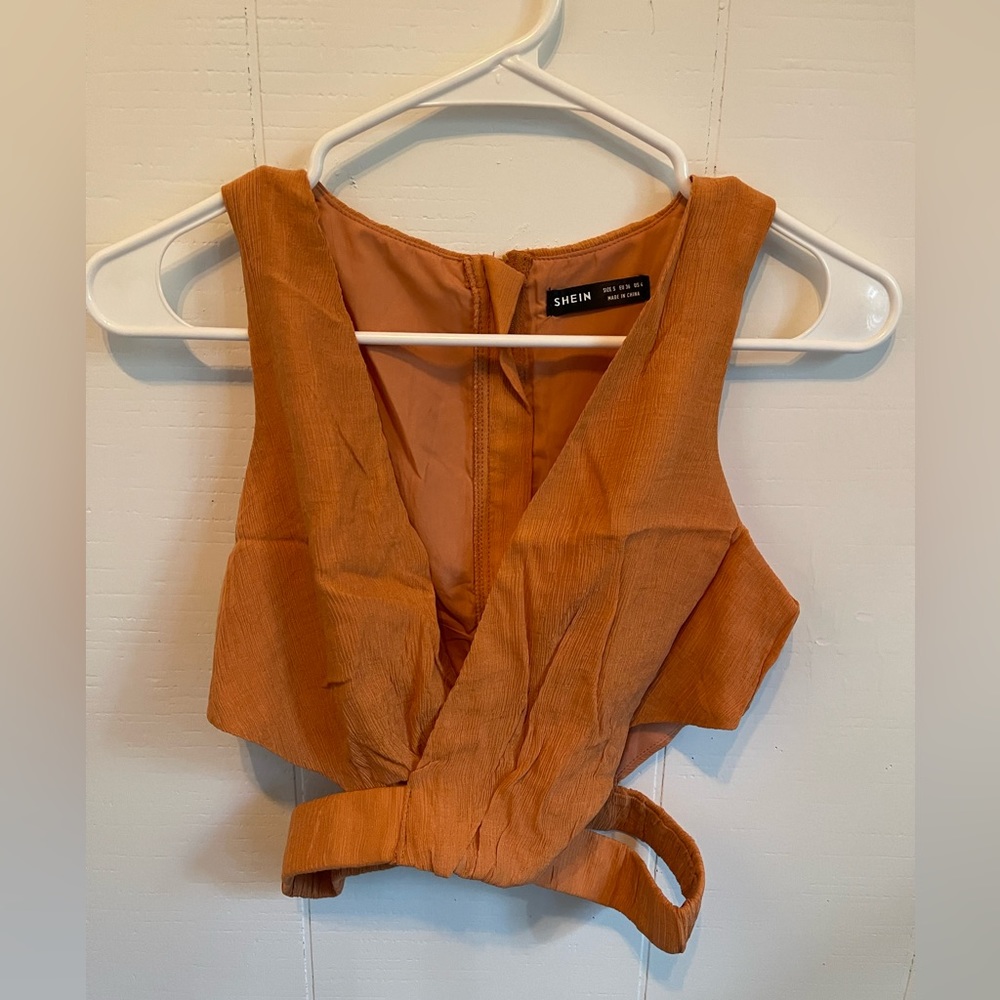 SHEIN Solid Cutout Surplice Neck Crop Tank